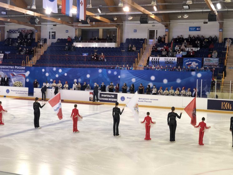 Торжественная церемония открытия Чемпионата и Первенства России по синхронному катанию на коньках.